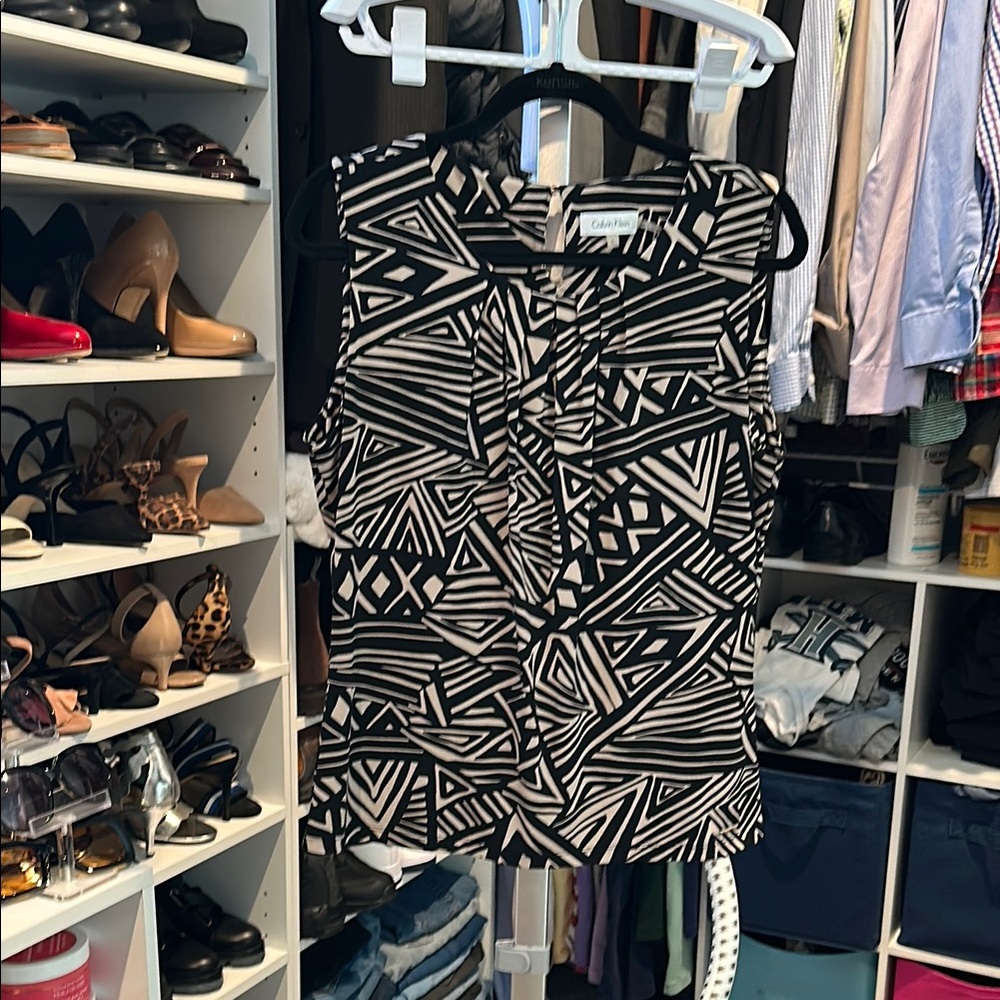 Calvin Klein Black and White Geometric Women's Top